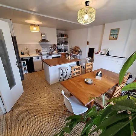 Marche 2 Avec Jardin Apartment